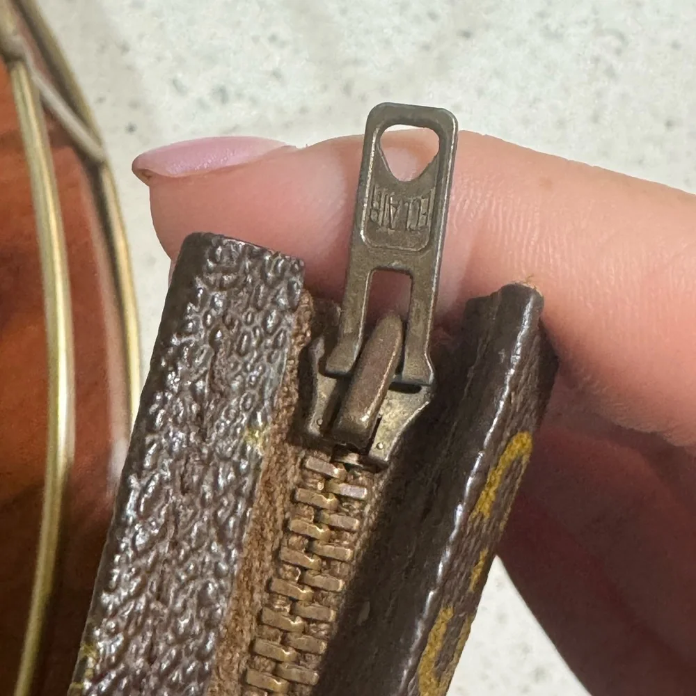 SOLD 🛑 Louis Vuitton LV Authentic Vintage Clutch/Pouch - Picture 5 of 10